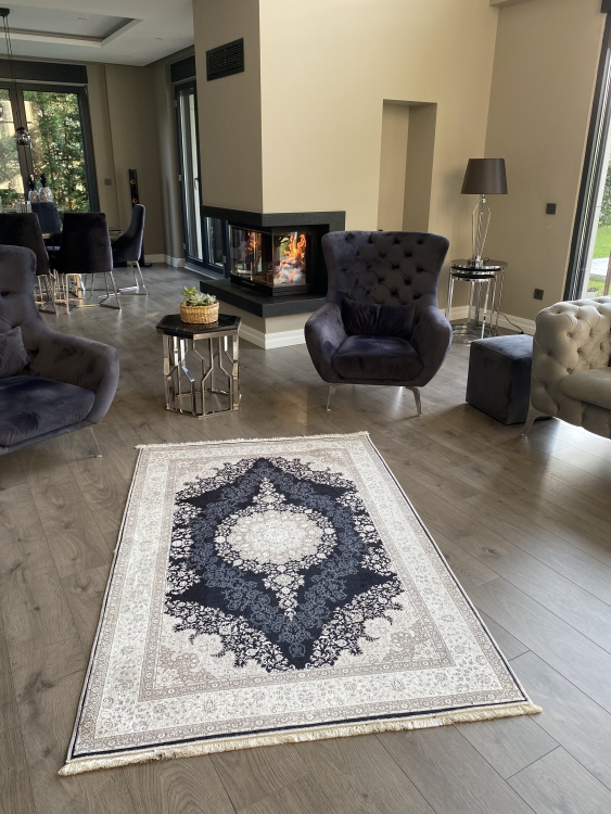 This printed velvet cloth weaving base rug has a soft texture, and a bold and stylish design