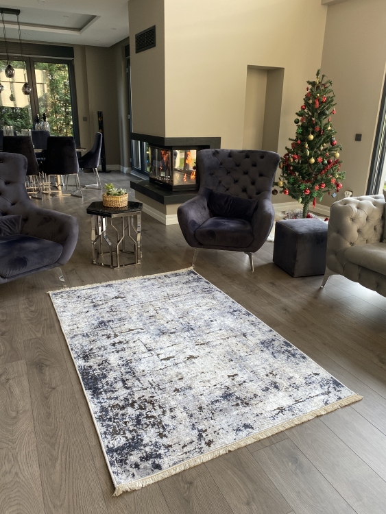 This printed velvet cloth weaving base rug has a soft texture, and a bold and stylish design