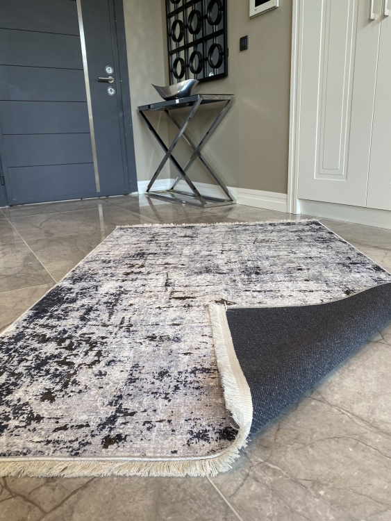This printed velvet cloth weaving base rug has a soft texture, and a bold and stylish design