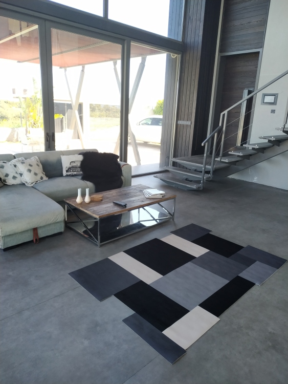 Printed velvet rug