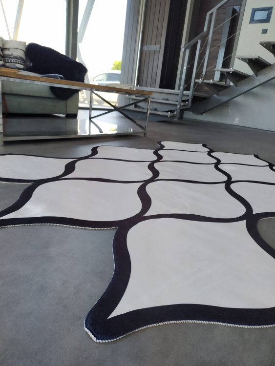 Printed velvet rug