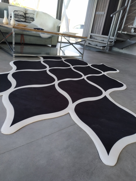 Printed velvet rug