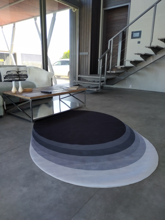 Printed velvet rug