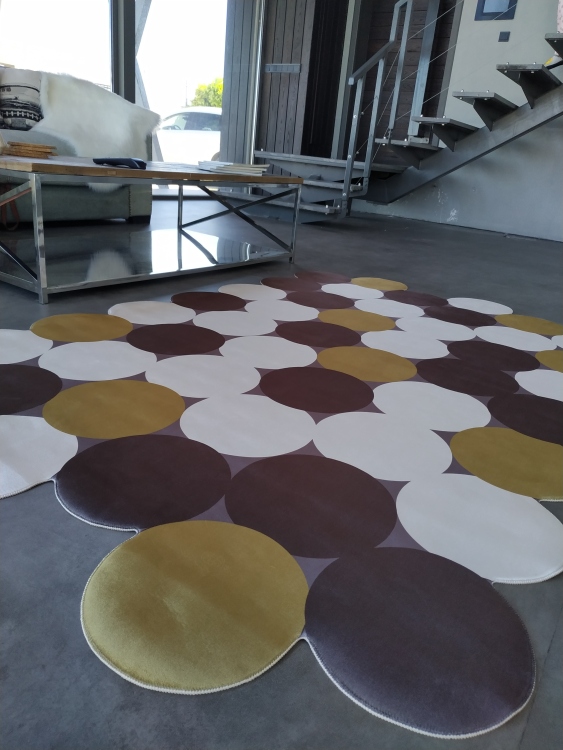 Printed velvet rug