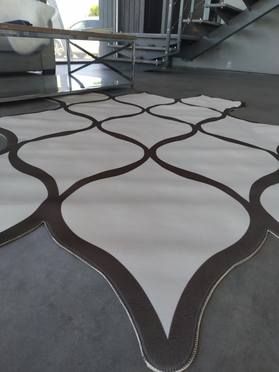 Printed velvet rug