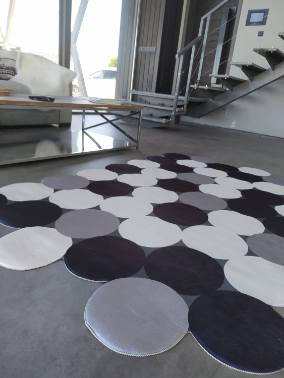 Printed velvet rug