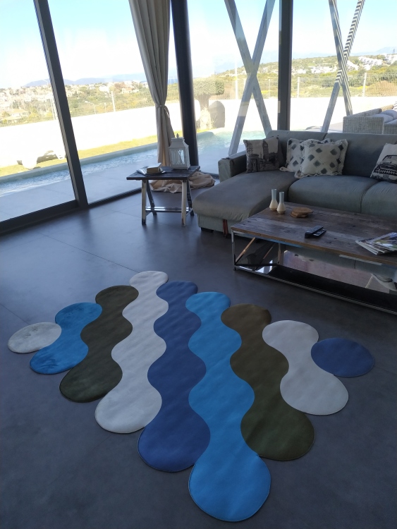 Printed velvet rug