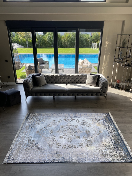 Printed velvet rug