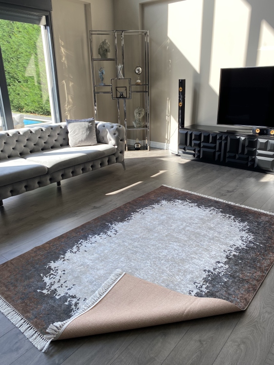 Printed velvet rug