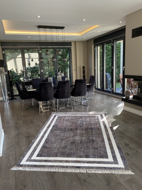 Printed velvet rug