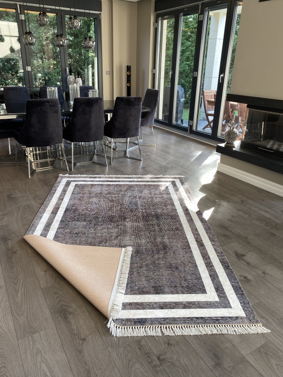 Printed velvet rug