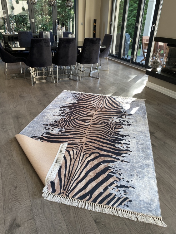 Printed velvet rug
