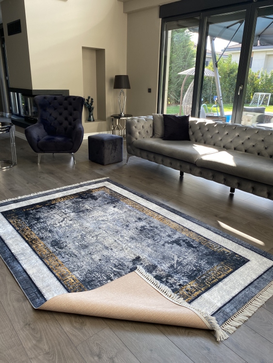 Printed velvet rug