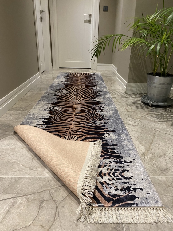 Printed velvet rug