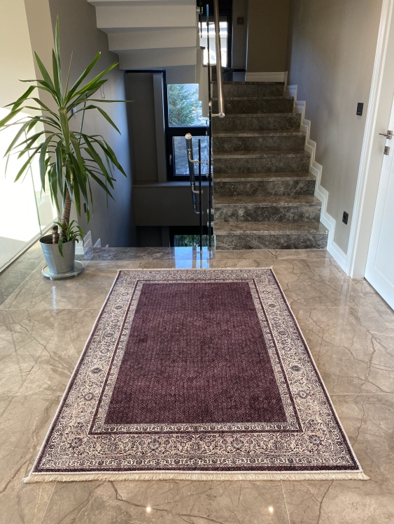 This printed velvet cloth weaving base rug has a soft texture, and a bold and stylish design