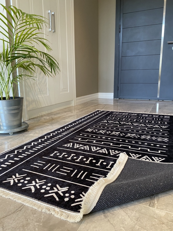 This printed velvet cloth weaving base rug has a soft texture, and a bold and stylish design