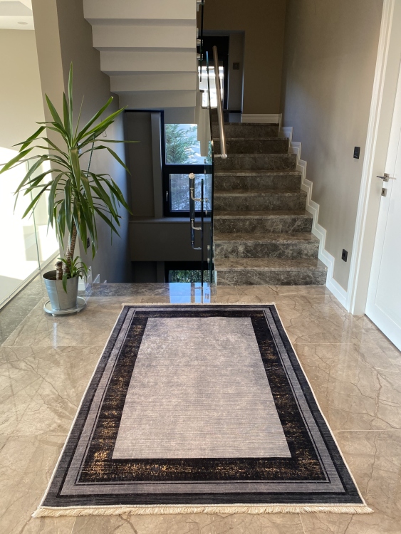 This printed velvet cloth weaving base rug has a soft texture, and a bold and stylish design