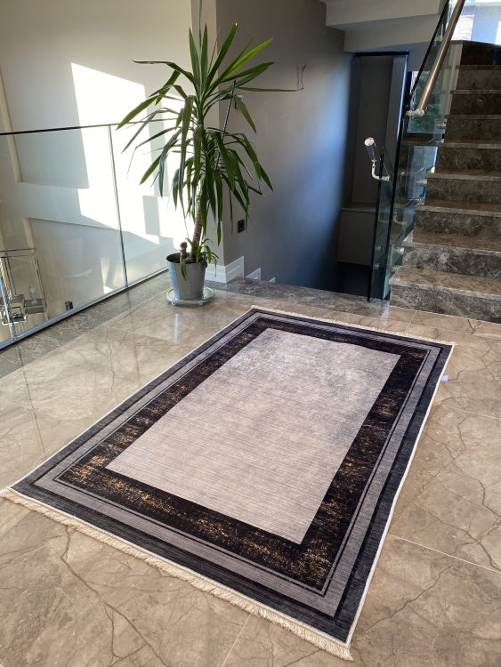 This printed velvet cloth weaving base rug has a soft texture, and a bold and stylish design