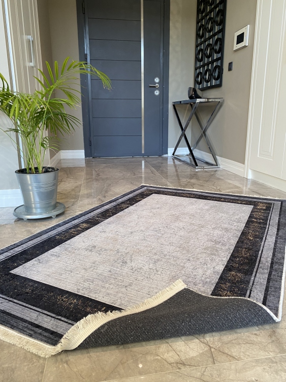 This printed velvet cloth weaving base rug has a soft texture, and a bold and stylish design