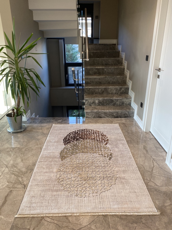 This printed velvet cloth weaving base rug has a soft texture, and a bold and stylish design