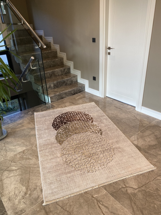 This printed velvet cloth weaving base rug has a soft texture, and a bold and stylish design