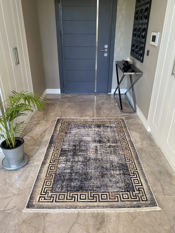 This printed velvet cloth weaving base rug has a soft texture, and a bold and stylish design