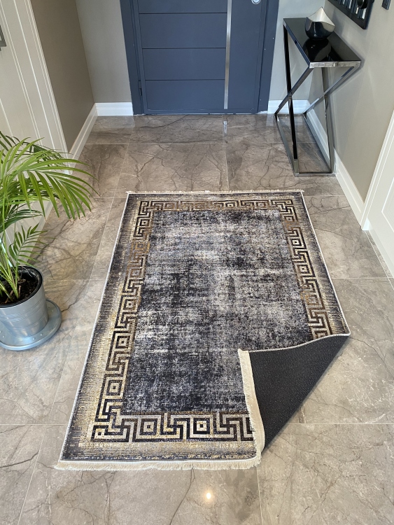 This printed velvet cloth weaving base rug has a soft texture, and a bold and stylish design
