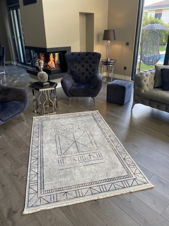 This printed velvet cloth weaving base rug has a soft texture, and a bold and stylish design