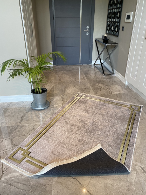 This printed velvet cloth weaving base rug has a soft texture, and a bold and stylish design