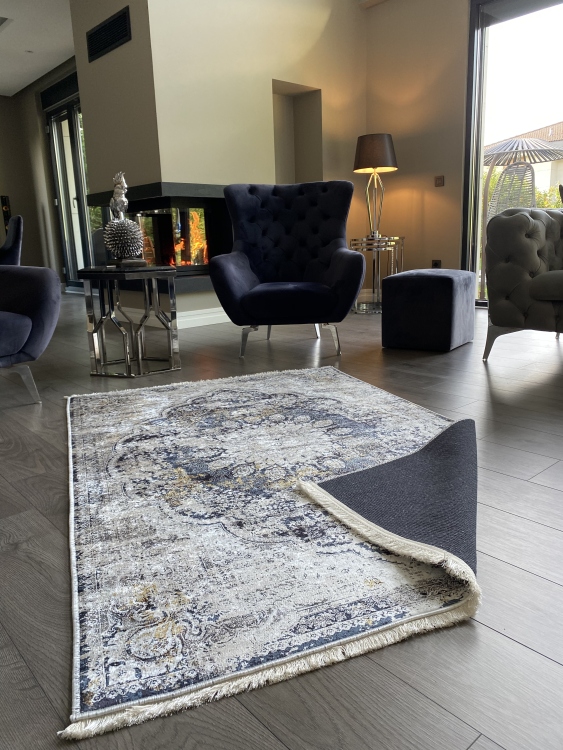 This printed velvet cloth weaving base rug has a soft texture, and a bold and stylish design