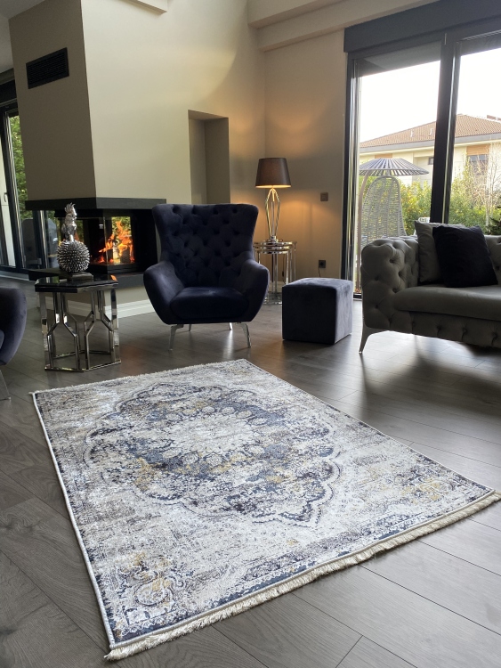 This printed velvet cloth weaving base rug has a soft texture, and a bold and stylish design