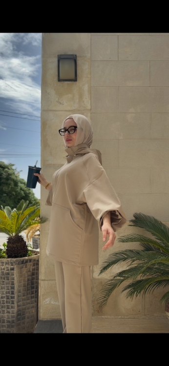 تريننج eve signature باللون البيج