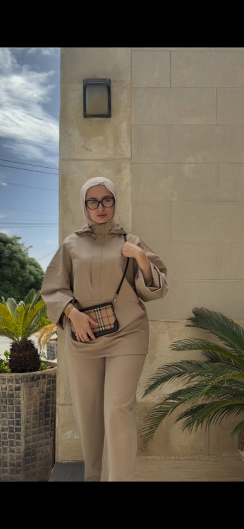 تريننج eve signature باللون البيج