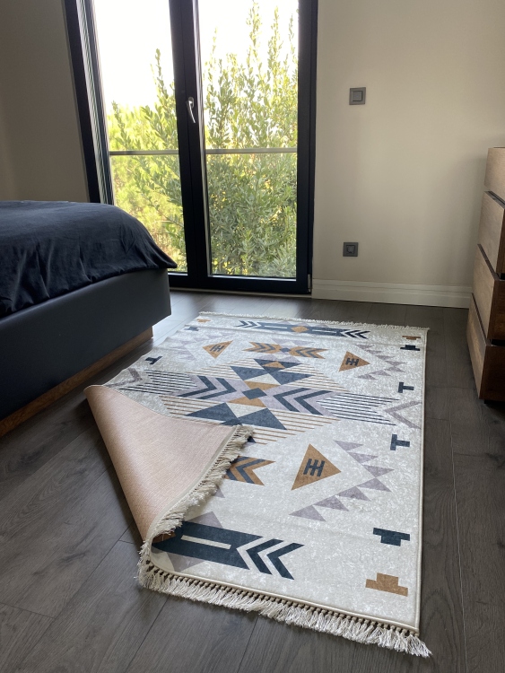 Printed velvet rug
