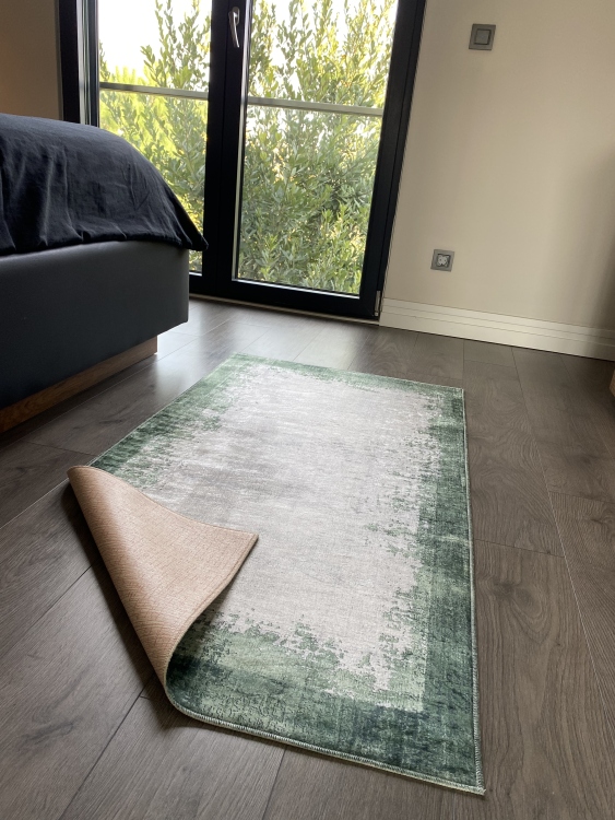 Printed velvet rug