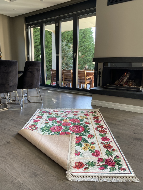 Printed velvet rug