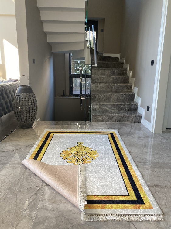 Printed velvet rug