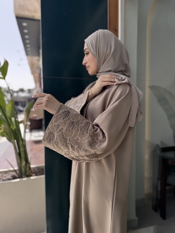 عباية ياسمينا بيج