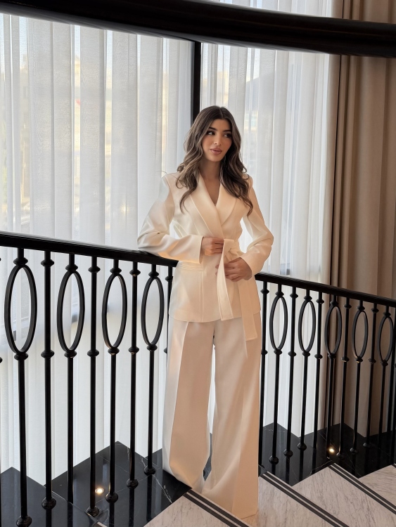 Wide-Leg Pants Set with Tie Belt / WHITE