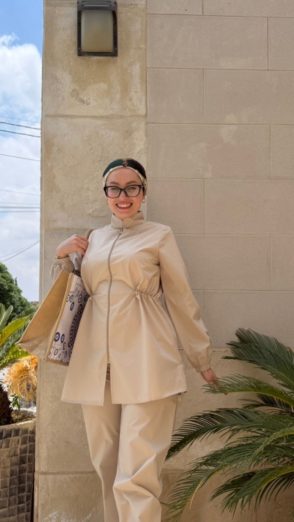 طقم سباحة بوركيني باللون البيج 