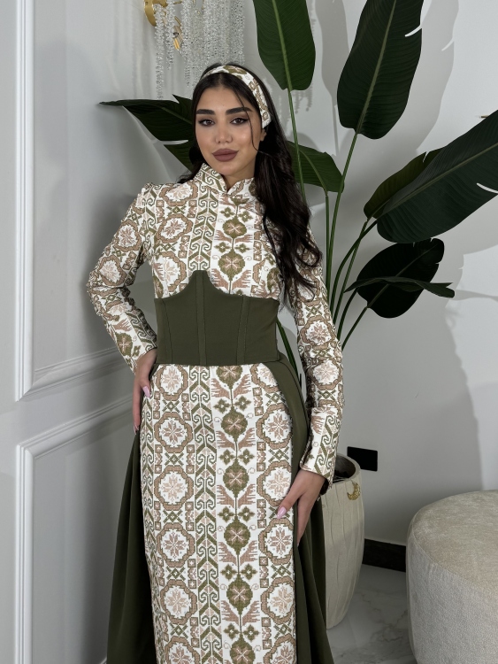 (ثوب الملكة )Queen-style henna dress with a long train