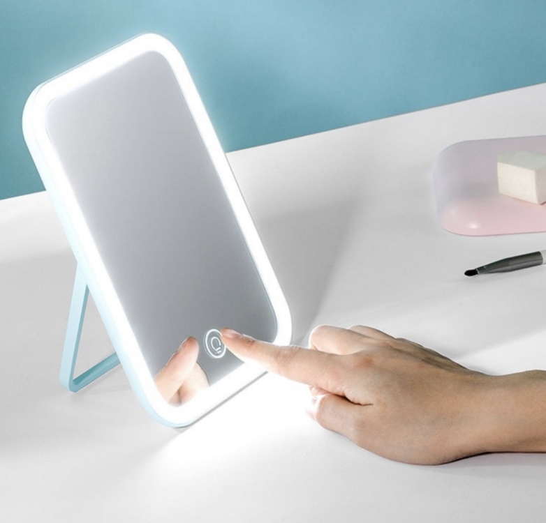 مرآه مكتب مضيئة