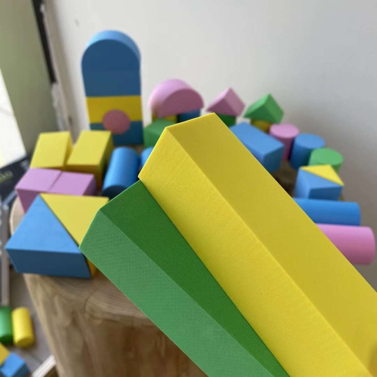 ألعاب أطفال 