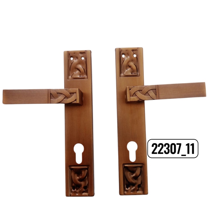 ايادي باب صيني ثقيل 