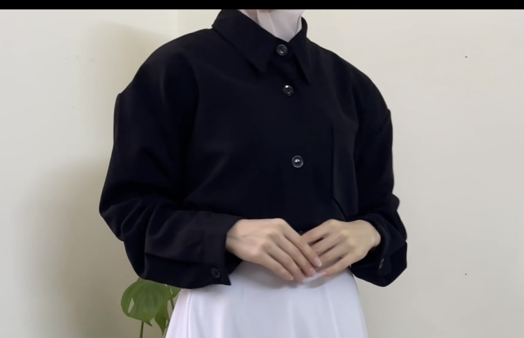 قميص اسود 
