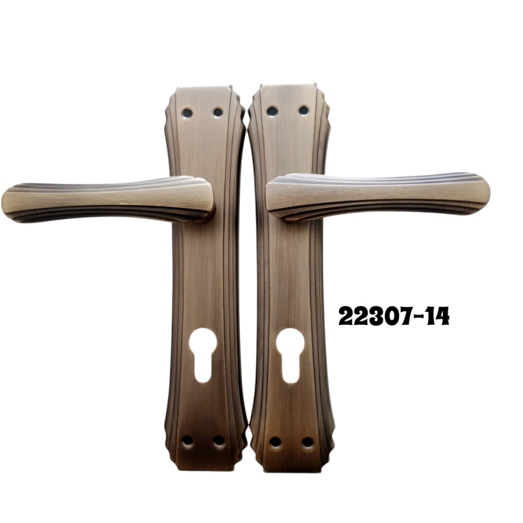 ايادي باب صيني ثقيل 