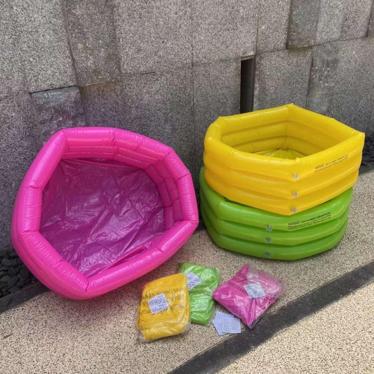 مسبح أطفال 