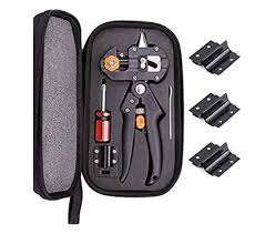 مقص تطعيم شجر في شنته