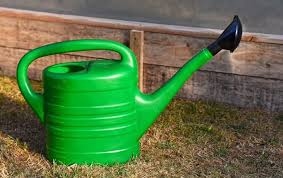 ابريق ماء للزراعه بولندي