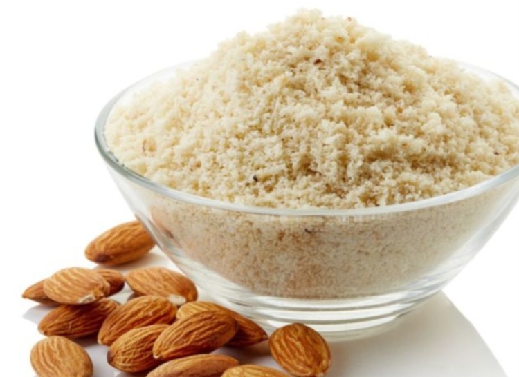 طحين لوز